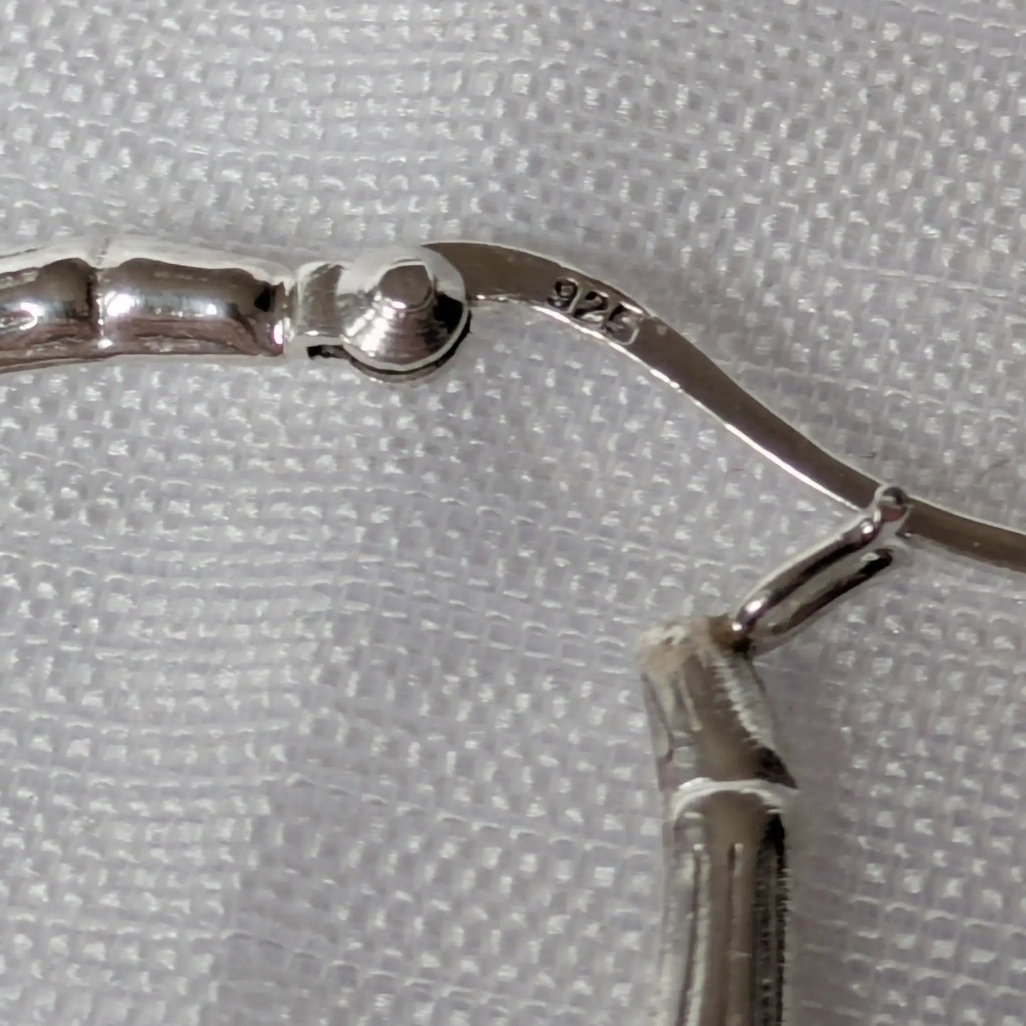 Klappbügelverschluss der Bambus Ohrringe mit 925 Silber Stempel