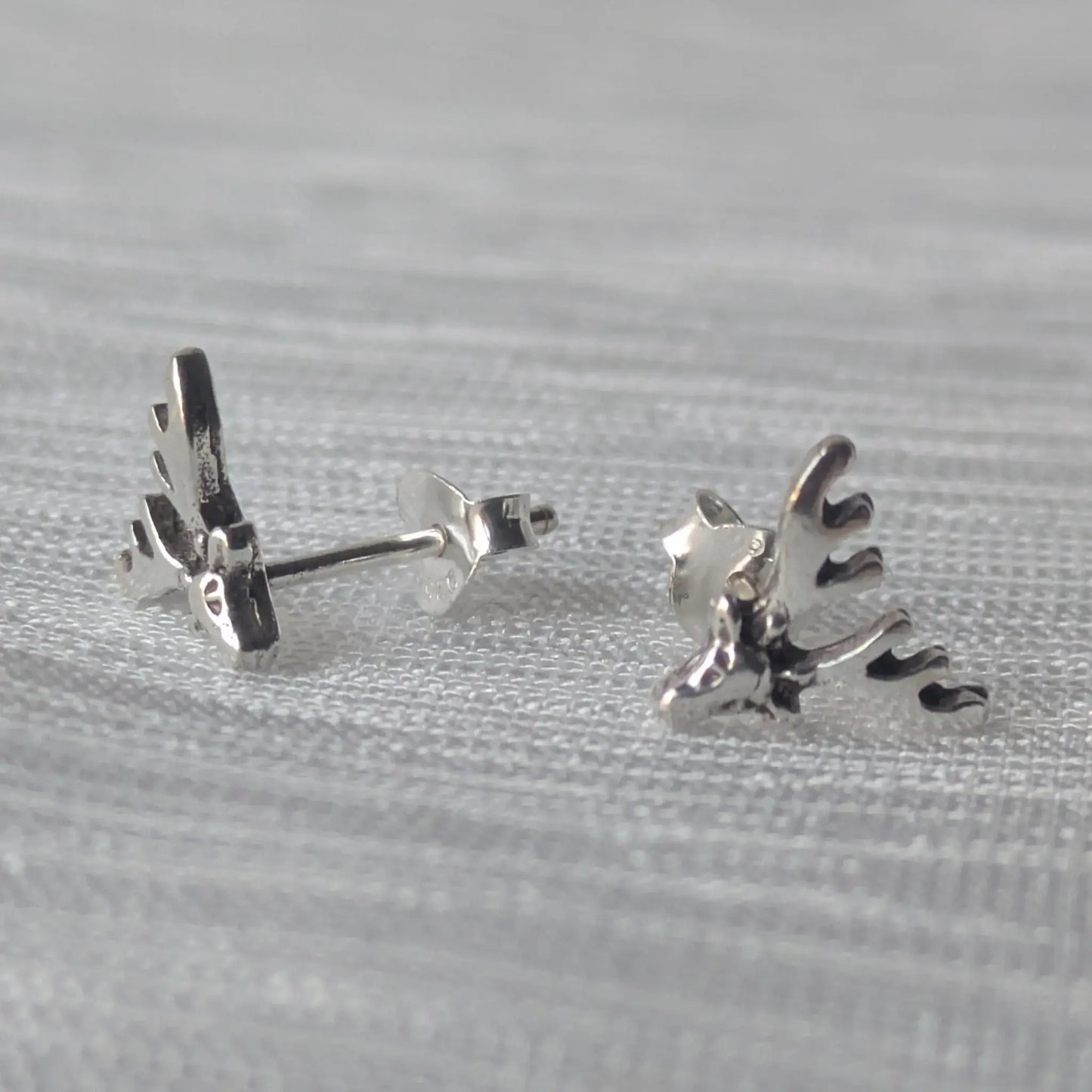 925 Silber Geweih Ohrstecker – glänzende Wald-Tiermotiv-Ohrringe, Unisex.