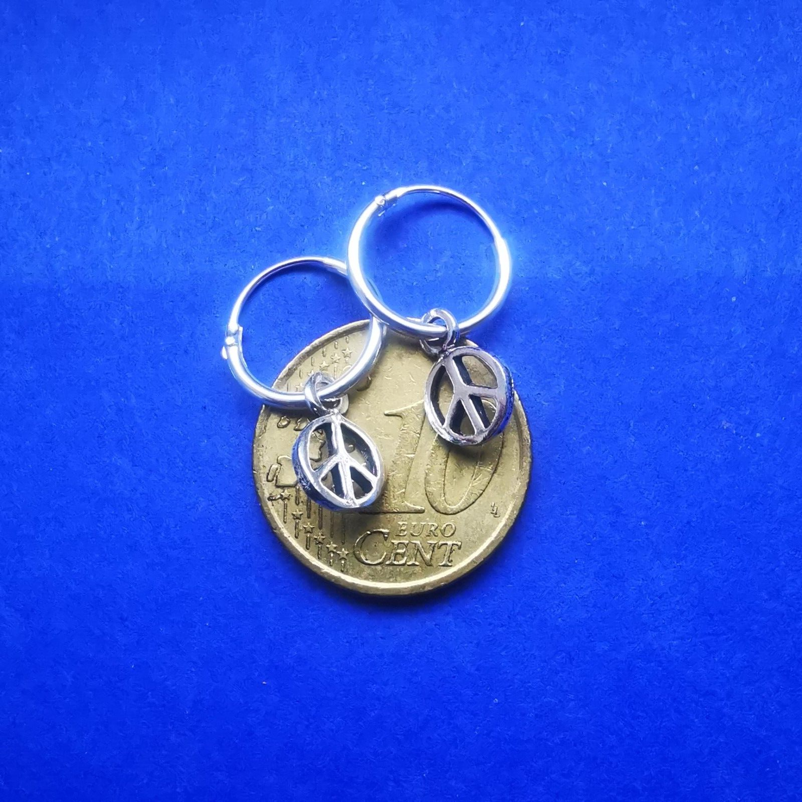 Mini Creole aus Silber mit Peace Symbol - Ohrringe