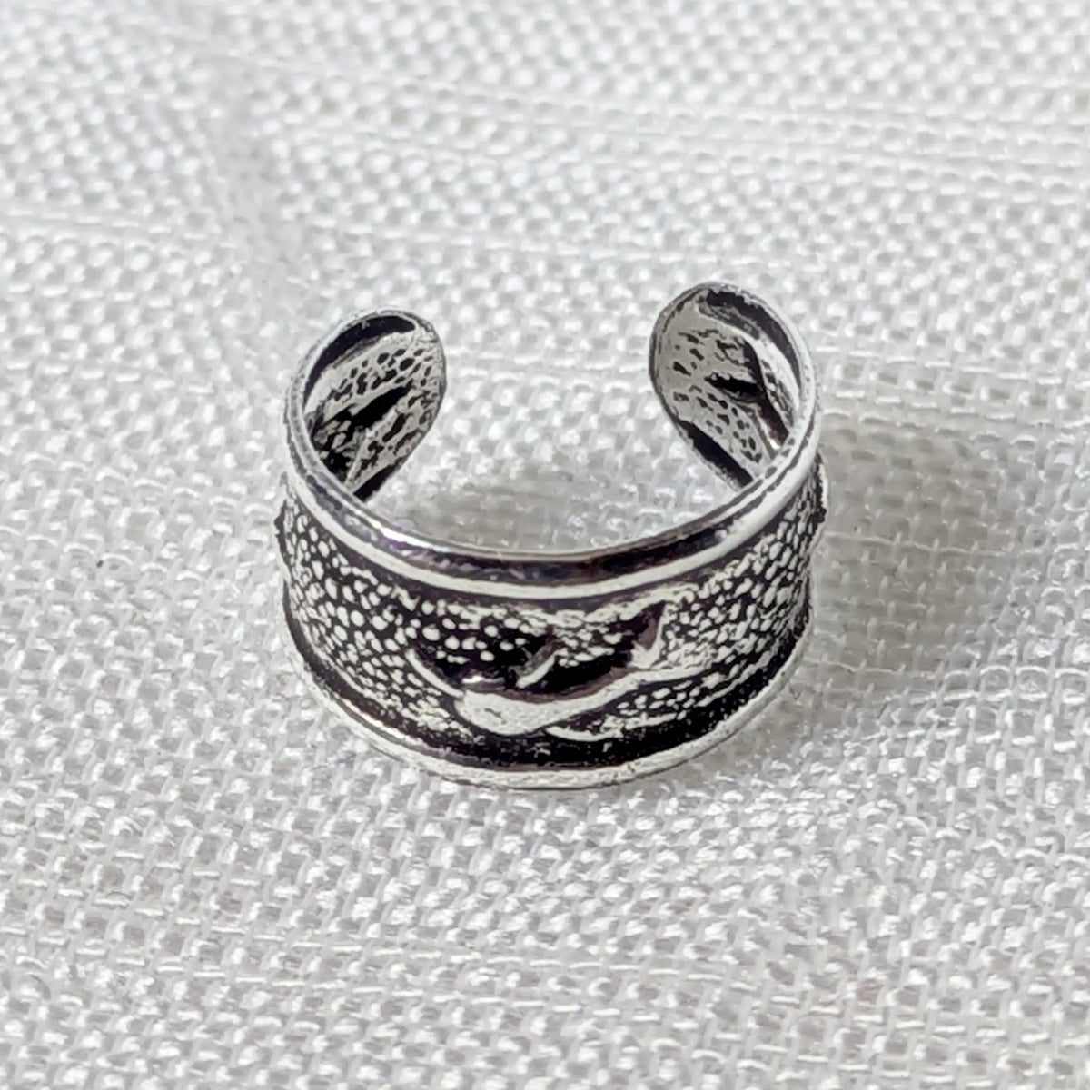 Ohrklemme Delfin 925 Silber Frontansicht als maritimes Fake Piercing
