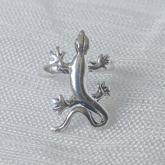 Gecko Ohrkemme aus 925 Silber – detailreiches Eidechsen-Tiermotiv in Nahaufnahme.