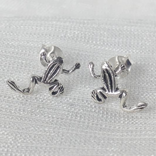 Frontalansicht Frosch Ohrstecker Paar aus Sterling Silber