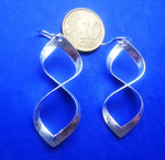 Lade das Bild in den Galerie-Viewer, Ohrhänger aus Silber Infinity Symbol gebürstet - Ohrringe
