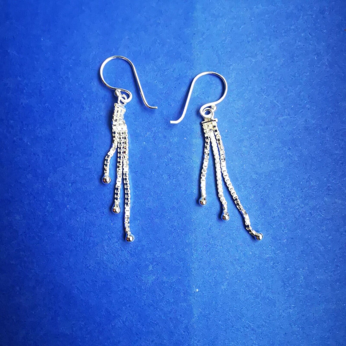 Elegante Ohrhänger aus 925 Silber – Feine Kettchen & Glanzakzente