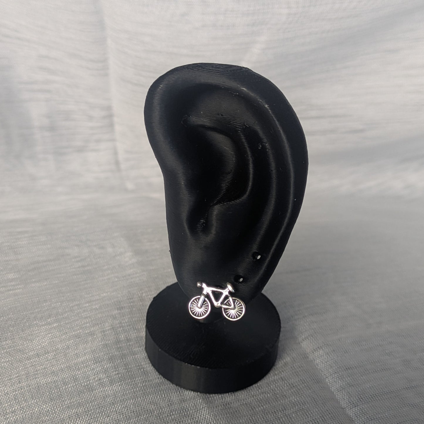 Silber Fahrrad Ohrstecker 915 Silber am Ohrdisplay – kreativer Schmuck für Damen