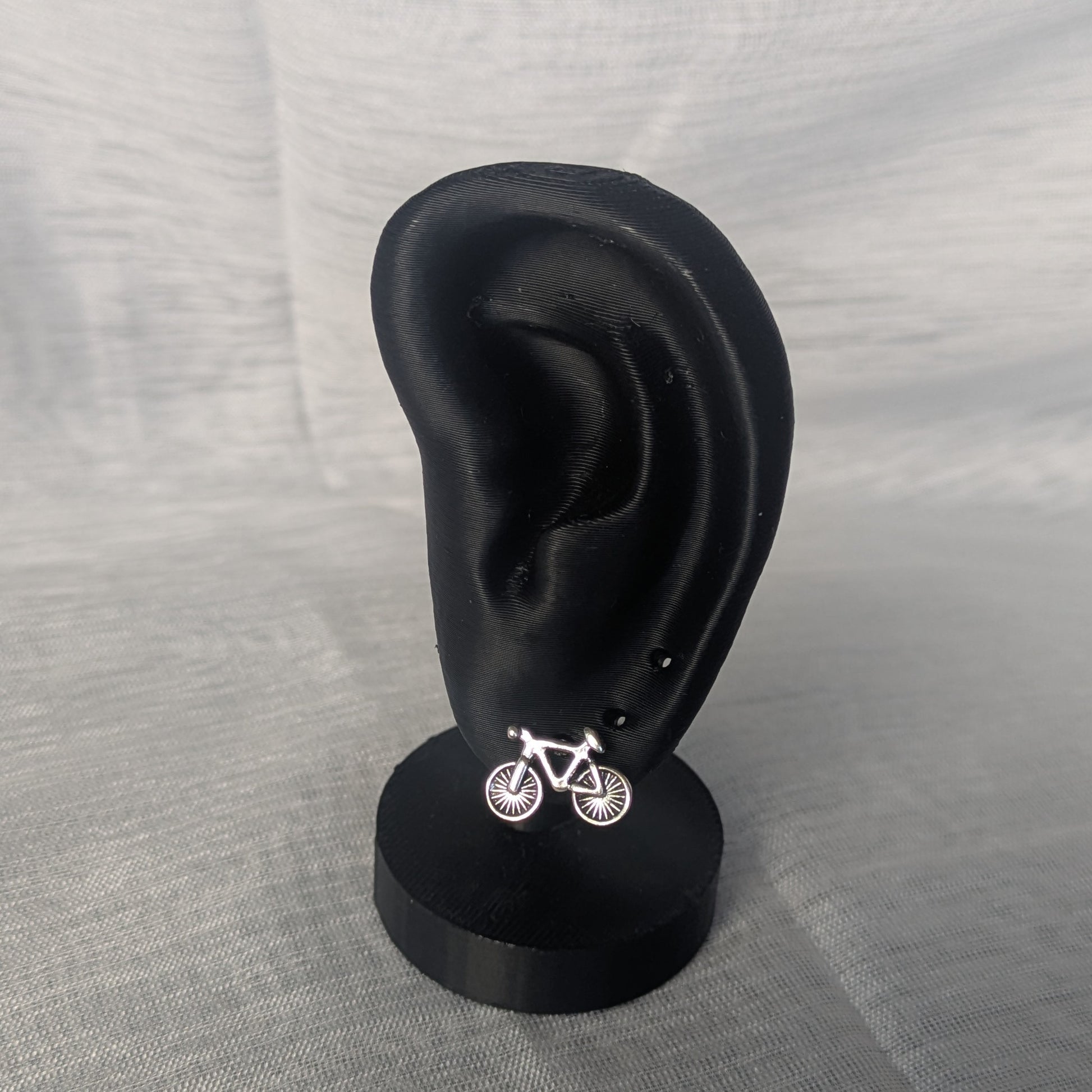 Silber Fahrrad Ohrstecker 915 Silber am Ohrdisplay – kreativer Schmuck für Damen