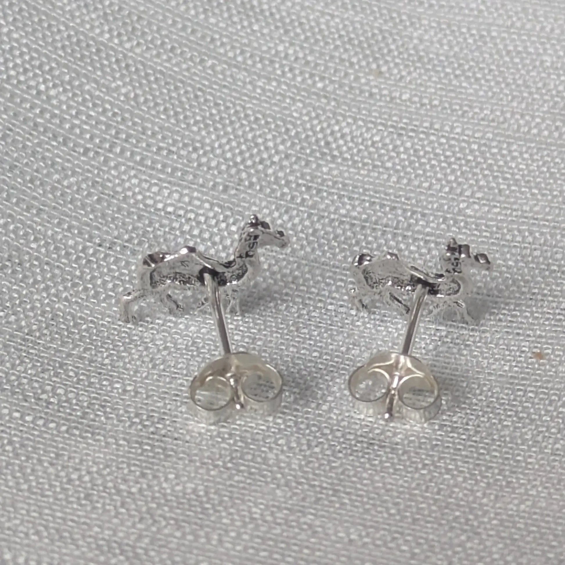 Rückseite Kamel Ohrstecker 925 Sterling Silber mit Verschluss