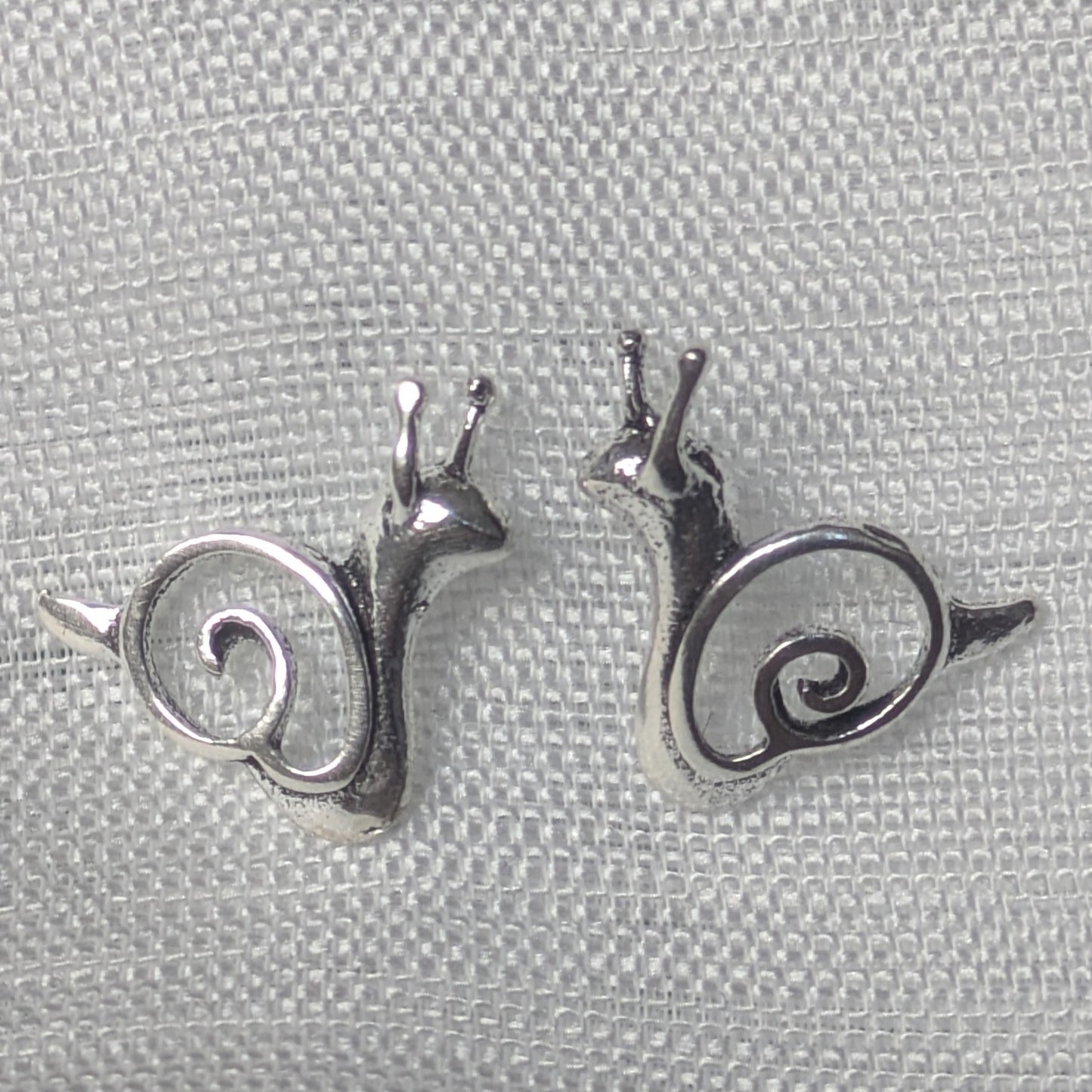 Vorderansicht Schnecken Ohrstecker 925 Sterling Silber | Nahaufnahme