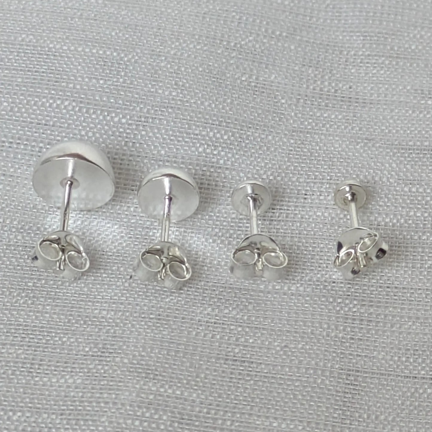 Rückseite Silberohrstecker mit Butterfly-Verschluss und 925 Stempel.
