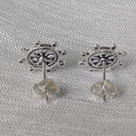 Lade das Bild in den Galerie-Viewer, Rückseite der Steuerrad Ohrstecker mit Stecker aus 925 Sterling Silber
