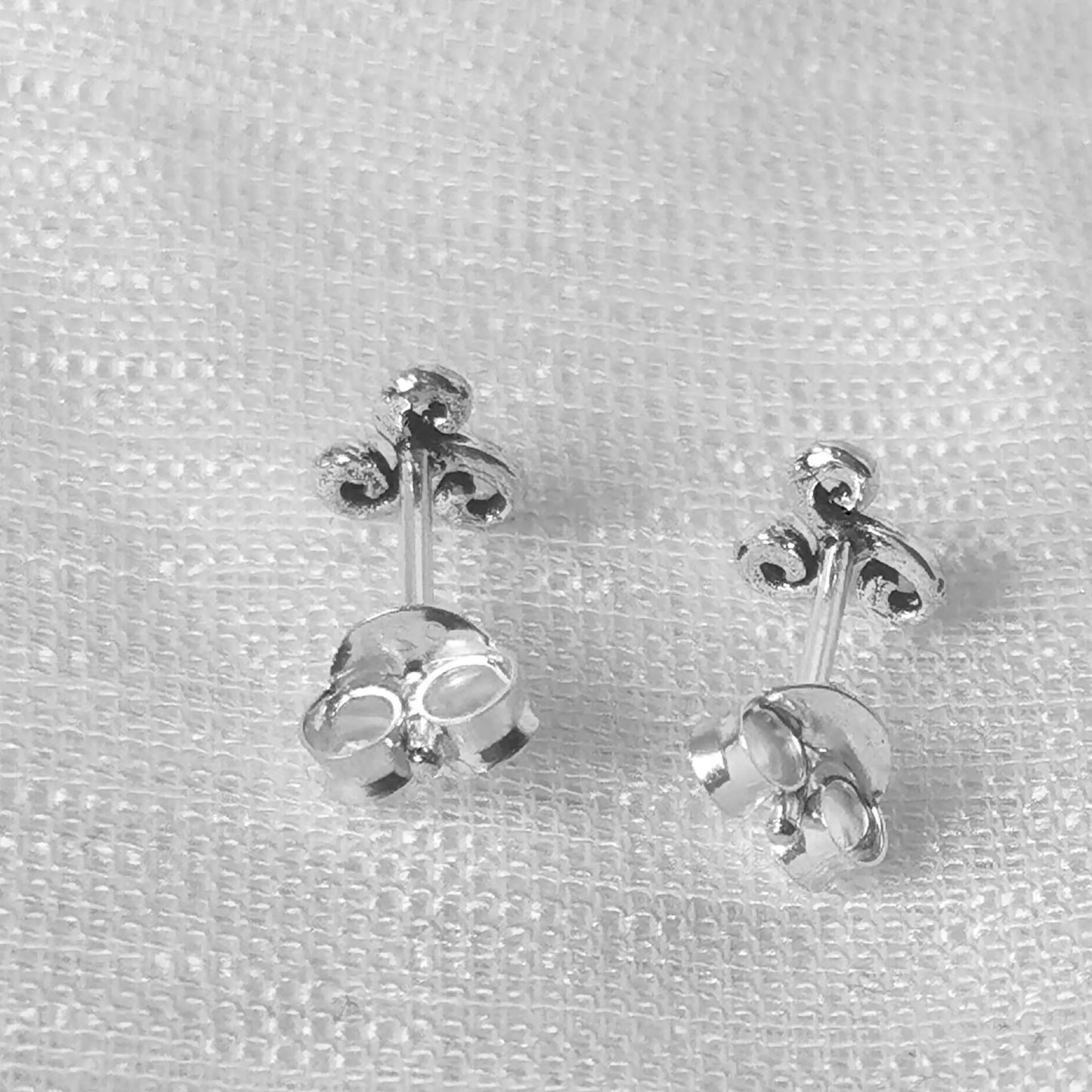Triskele Ohrstecker – Keltische Ohrringe aus 925 Silber