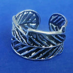 Lade das Bild in den Galerie-Viewer, Ohrklemme aus Silber Ear Cuff im Federdesign
