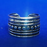 Lade das Bild in den Galerie-Viewer, Ohrklemme aus Silber Ear Cuff mit Linien-Kugel-Muster
