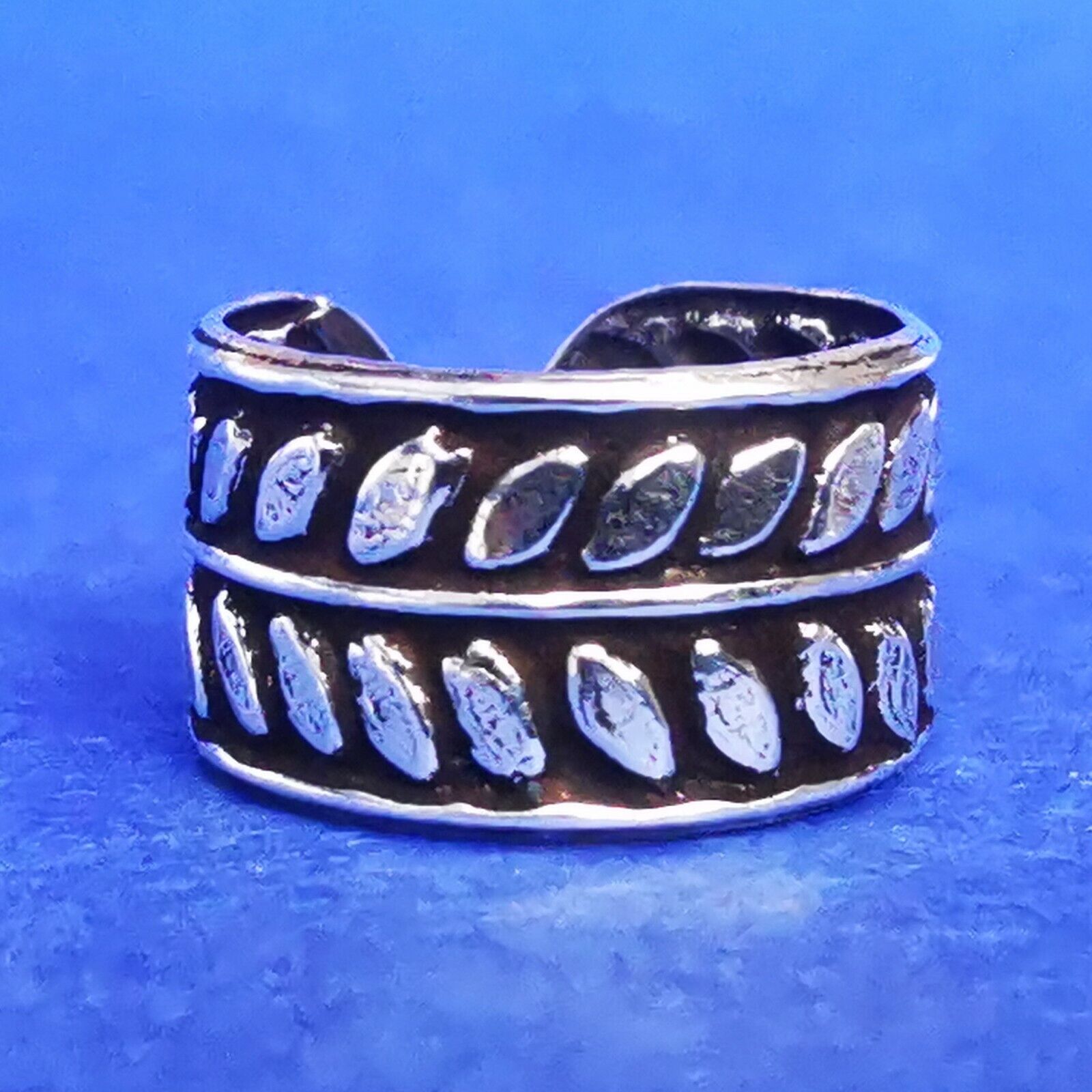 Ohrklemme aus Silber Ear Cuff im Lorbeerdesign