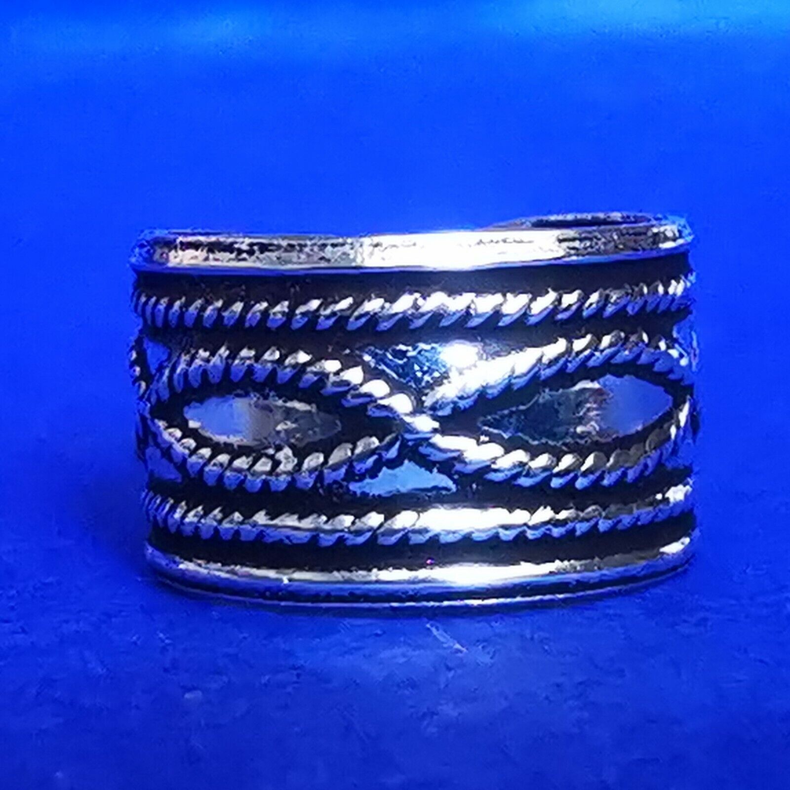 Ohrklemme aus Silber Ear Cuff mit Schlingenmuster