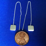Lade das Bild in den Galerie-Viewer, Durchzieher aus Silber mit Quadrat an Kette
