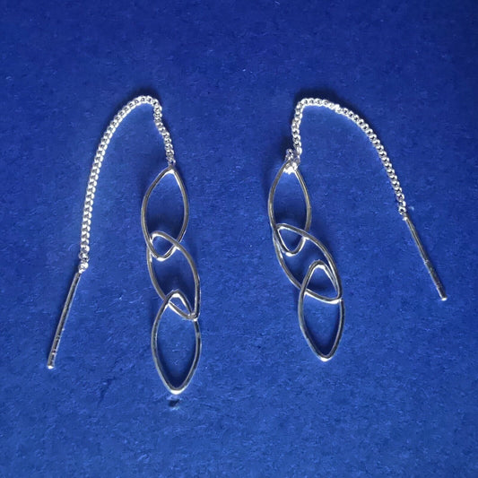Durchzieher aus Silber mit Zapfen an Kette