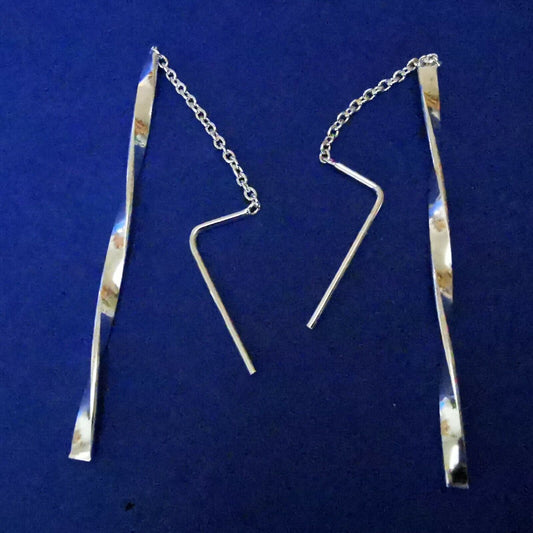 Durchzieher aus Silber mit gedrehtem Stab an Kette