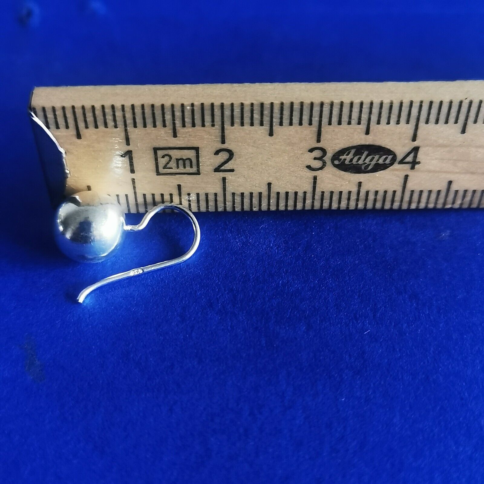 Ohrhaken mit glatter Kugel aus Silber