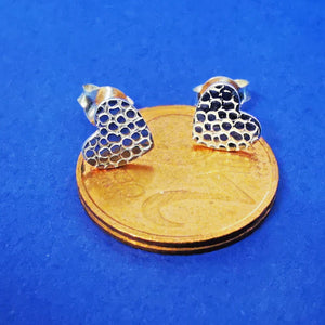 Ohrstecker aus Silber Herz mit Strukturoberfläche - Ohrringe