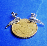 Lade das Bild in den Galerie-Viewer, Ohrstecker aus Silber im Engelflügel Design
