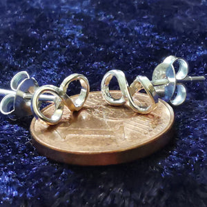 Kleiner Ohrstecker aus Silber Infinity – Ohrringe