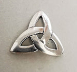 Lade das Bild in den Galerie-Viewer, Keltischer Knoten Triquetra Ohrstecker aus 925 Silber - Ohrringe
