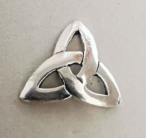 Keltischer Knoten Triquetra Ohrstecker aus 925 Silber - Ohrringe