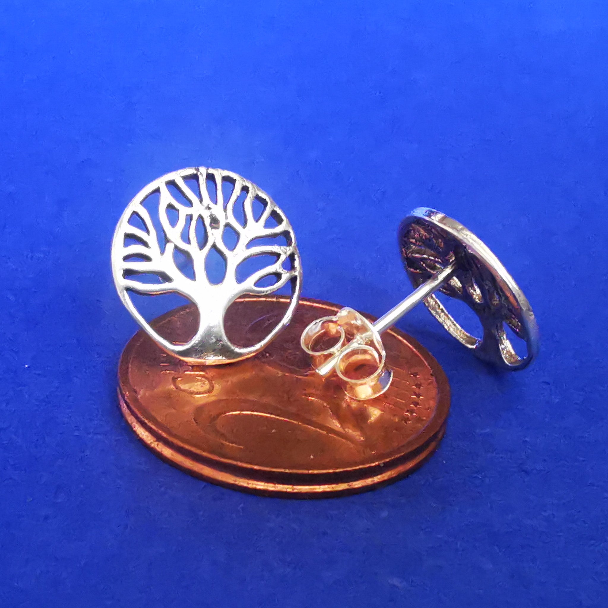 Runder Ohrstecker aus Silber Baum des Lebens