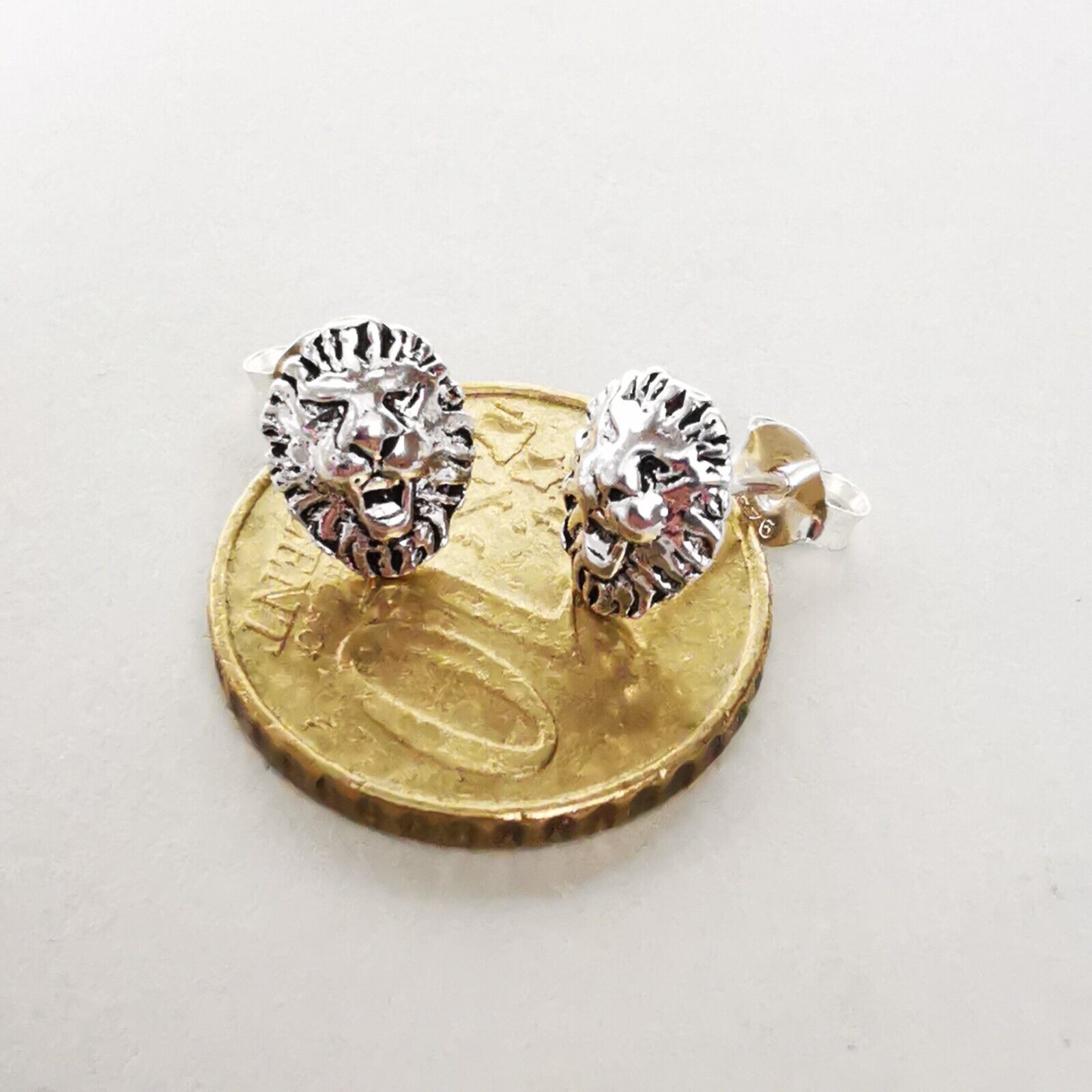 Löwe Löwenkopf Ohrstecker aus 925er Silber – Ohrringe