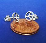 Lade das Bild in den Galerie-Viewer, Ohrstecker aus Silber Peace CND Symbol
