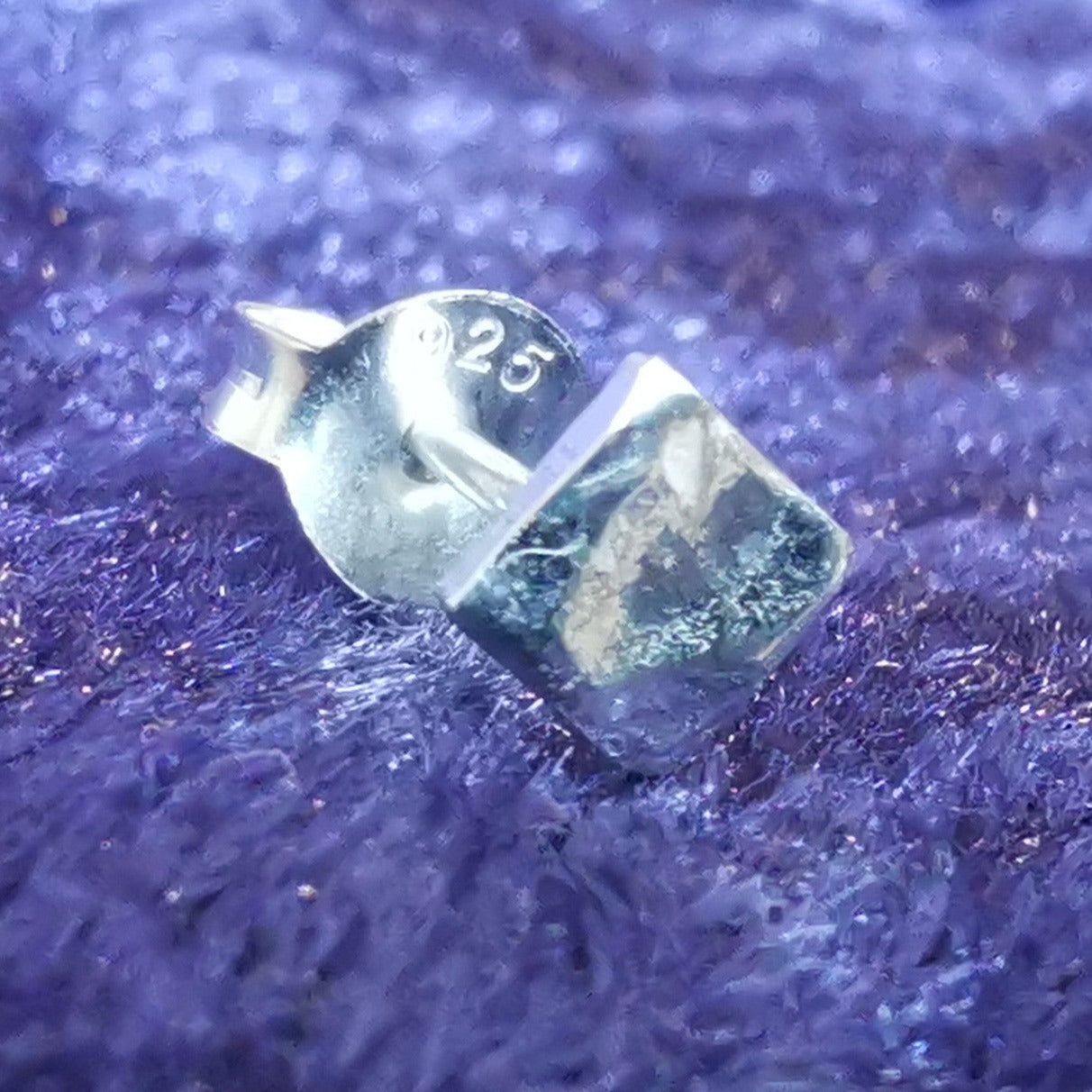 Ohrstecker Quadrat gehämmert aus 925 Silber - Ohrringe