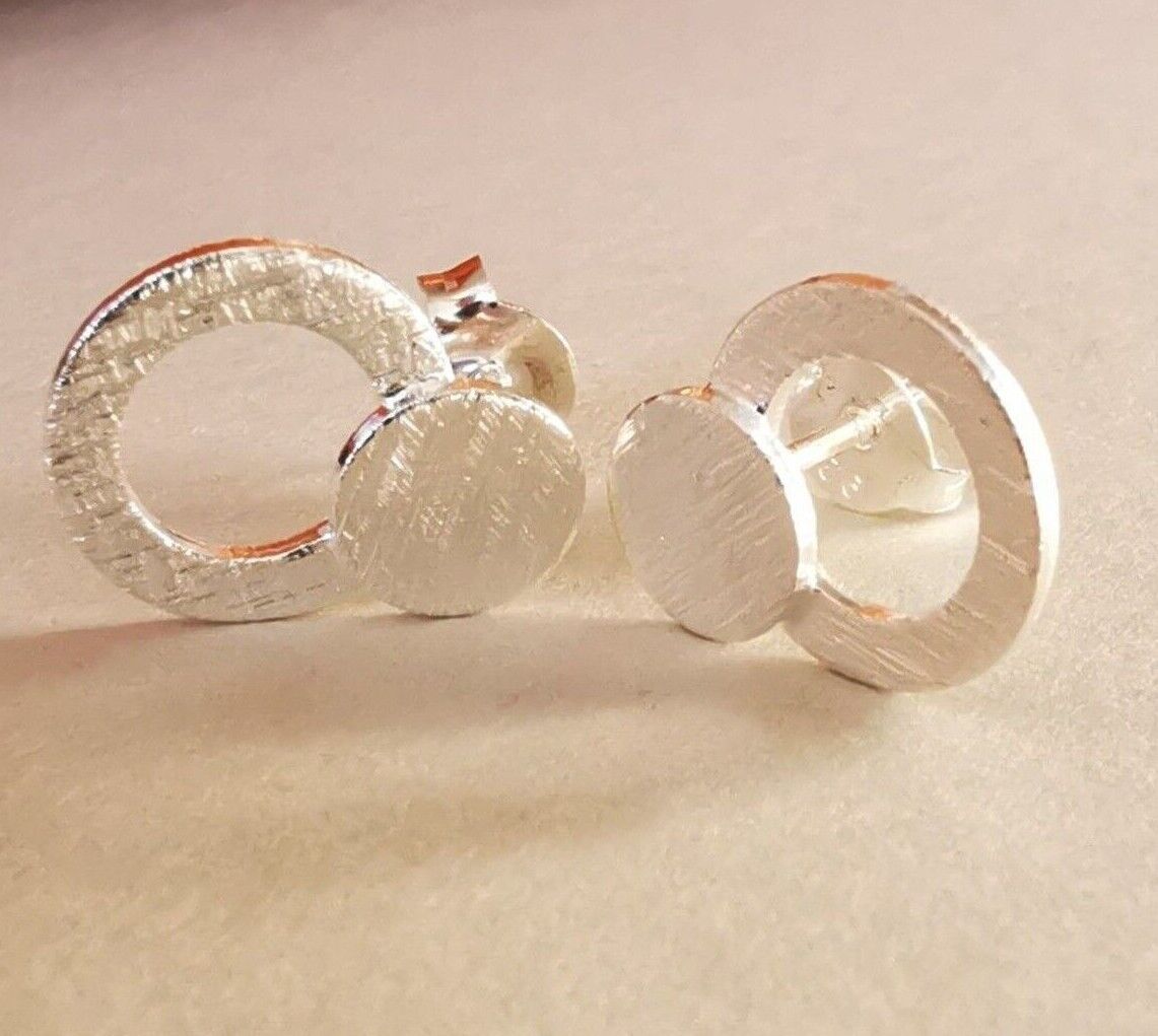 Ohrstecker aus Silber Scheiben-Ring Design gebürstet