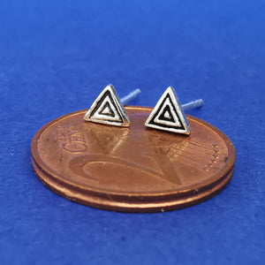 Kleiner Ohrstecker Dreieck 925 Silber – Ohrringe