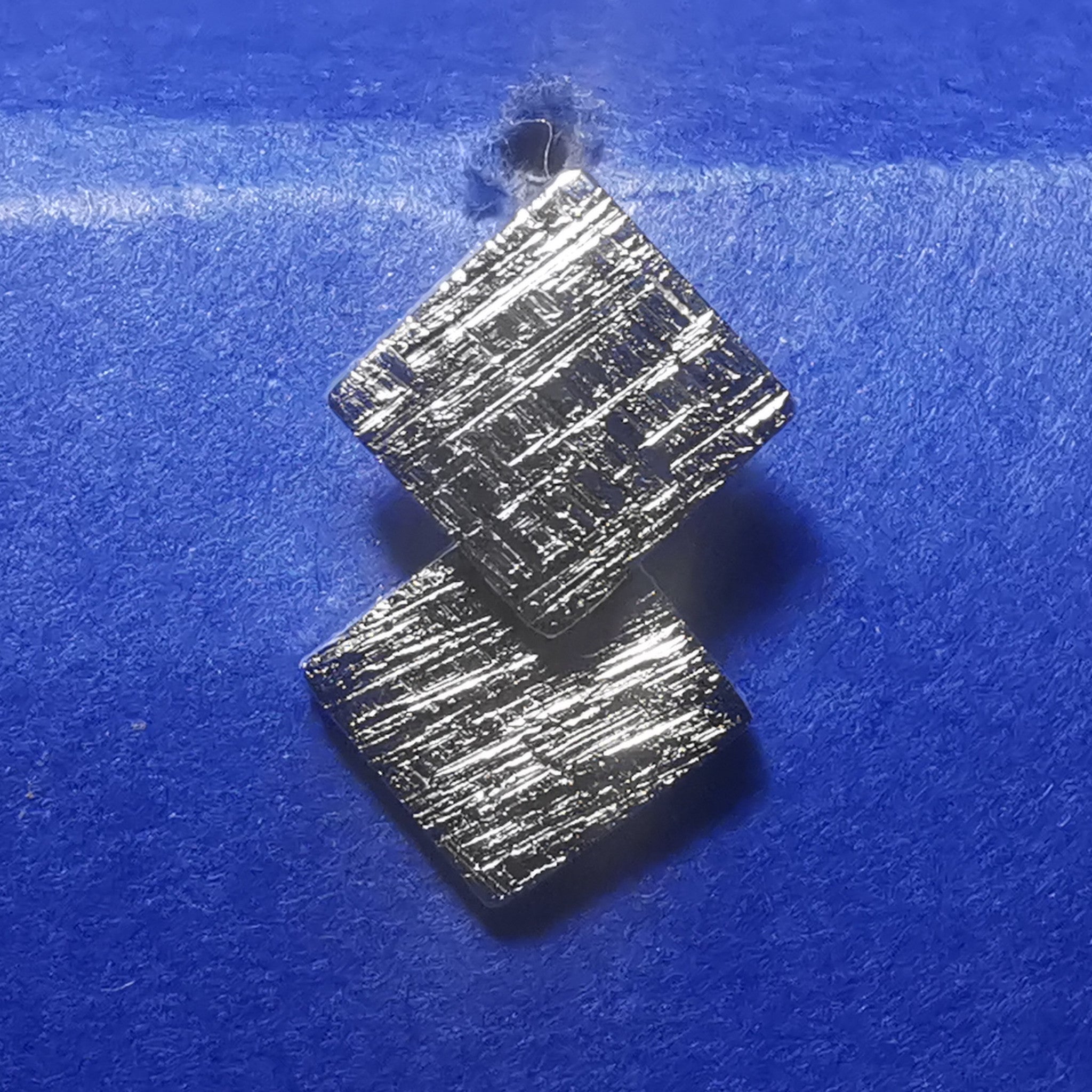Ohrstecker aus Silber im Doppelraute Design gebürstet