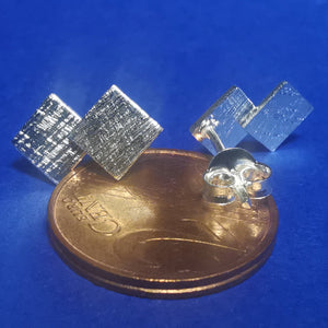 Ohrstecker aus Silber im Doppelraute Design gebürstet