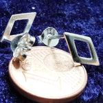 Lade das Bild in den Galerie-Viewer, Ohrstecker Rauten aus 925er Silber - Ohrringe Minimalschmuck
