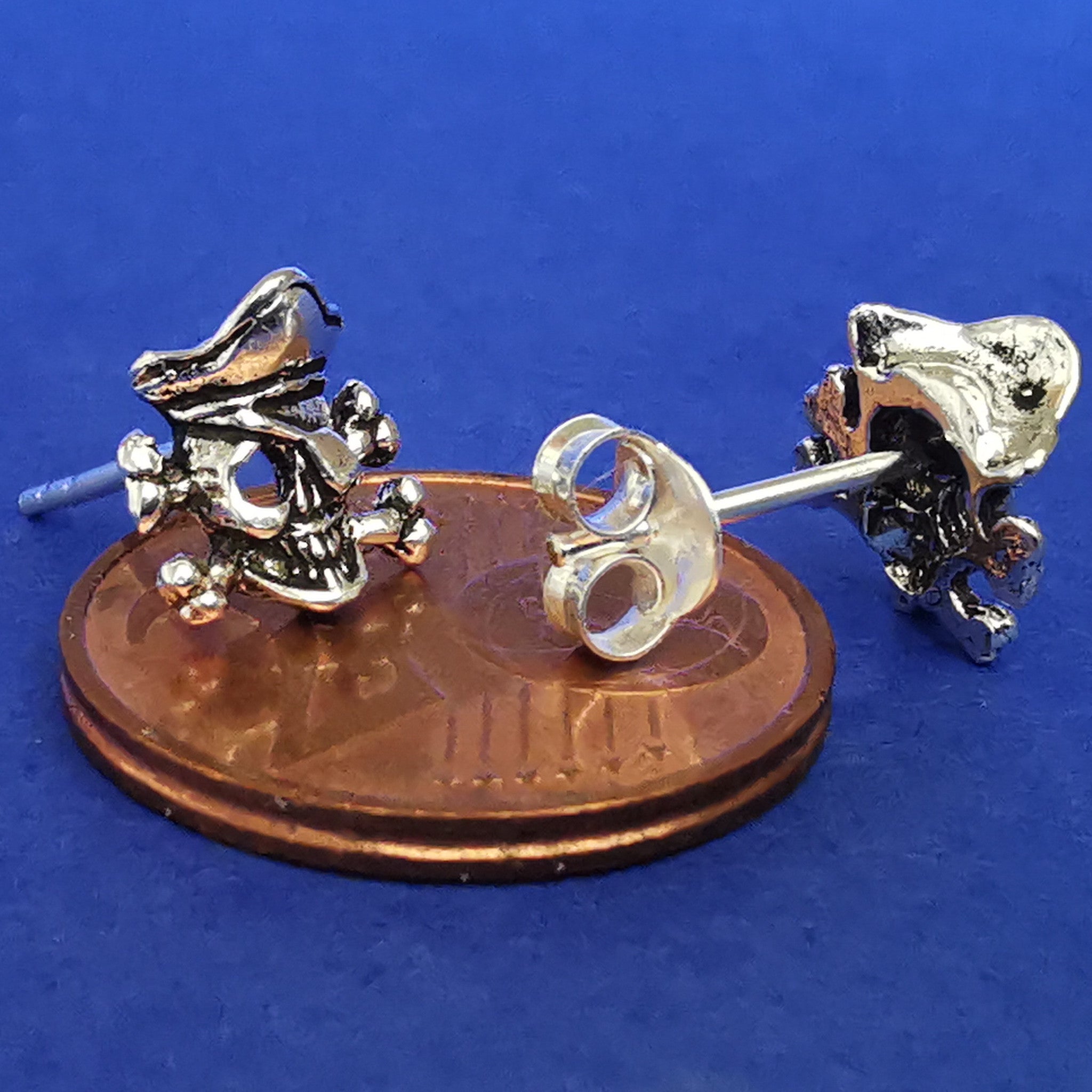 Ohrstecker aus Silber Totenkopf mit Augenklappe – Ohrringe