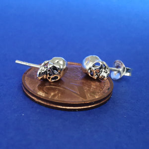 Ohrstecker Totenkopf aus 925 Silber – Ohrringe