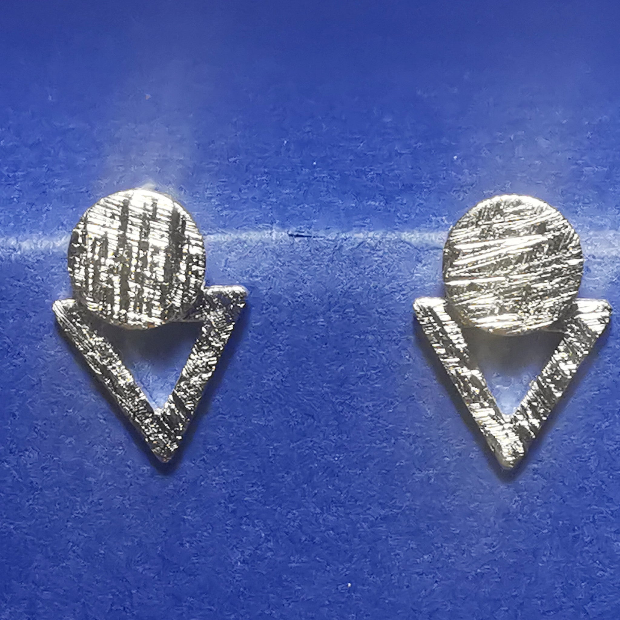 Ohrstecker aus Silber Scheibe Triangel gebürstet - Ohrringe