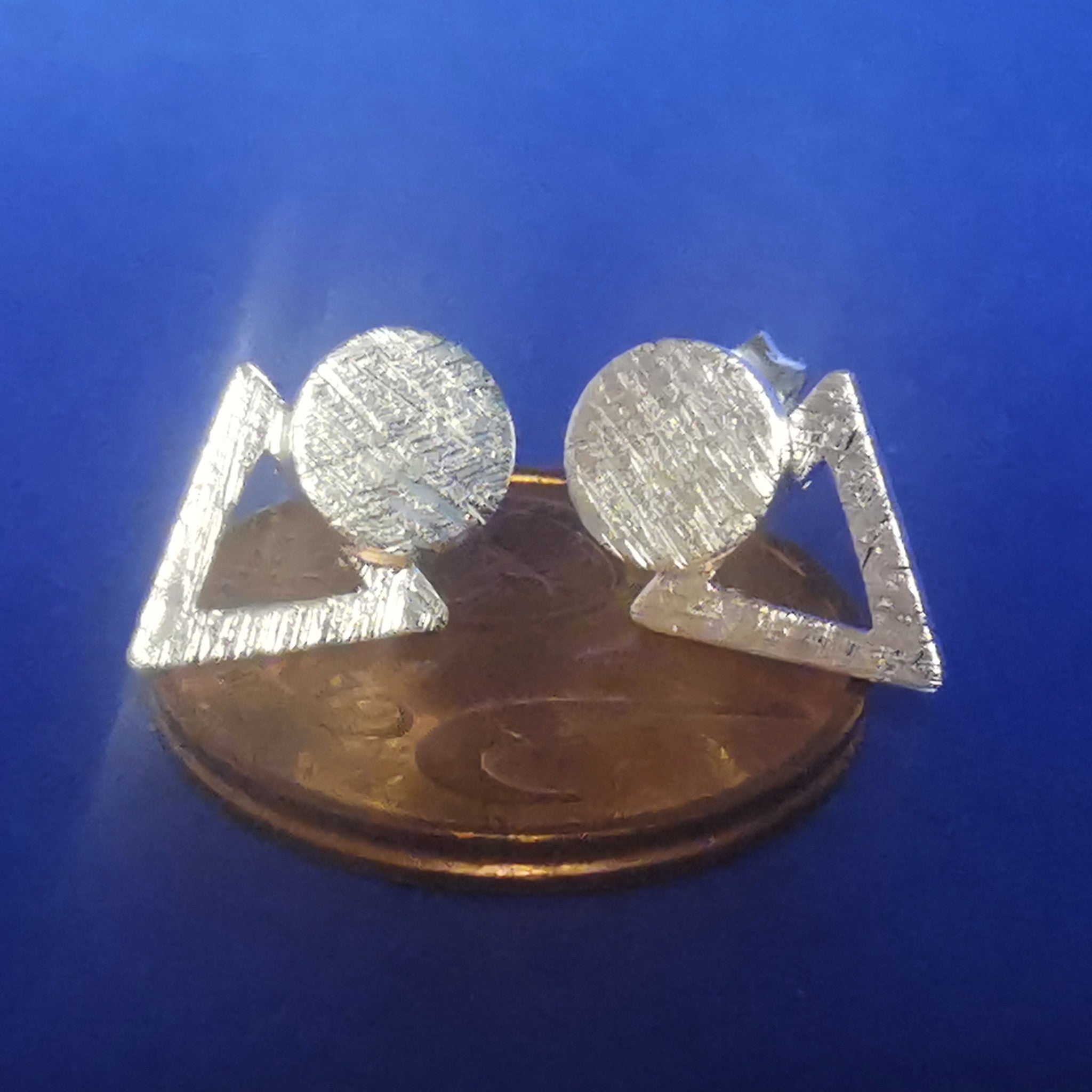 Ohrstecker aus Silber Scheibe Triangel gebürstet - Ohrringe