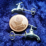 Lade das Bild in den Galerie-Viewer, Wasserhahn Ohrstecker 925er Silber – Ohrringe

