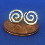 Lade das Bild in den Galerie-Viewer, Spirale Ohrstecker aus Silber - Ohrringe
